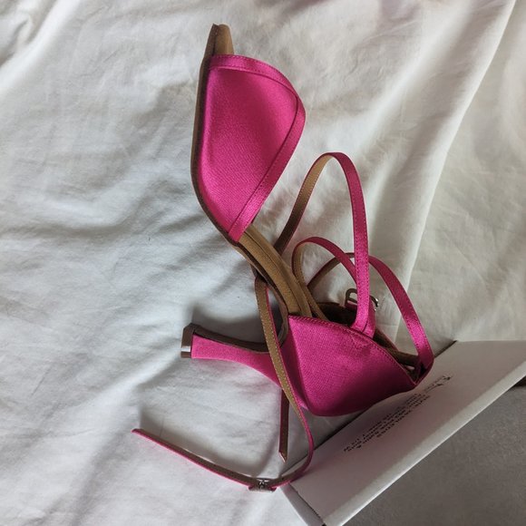 NWT Very Fine Shoes Pink Salsa Shoe - Picture 5 of 6